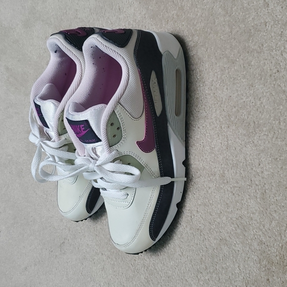 Nike Air Max 90 - Picture 2 of 4